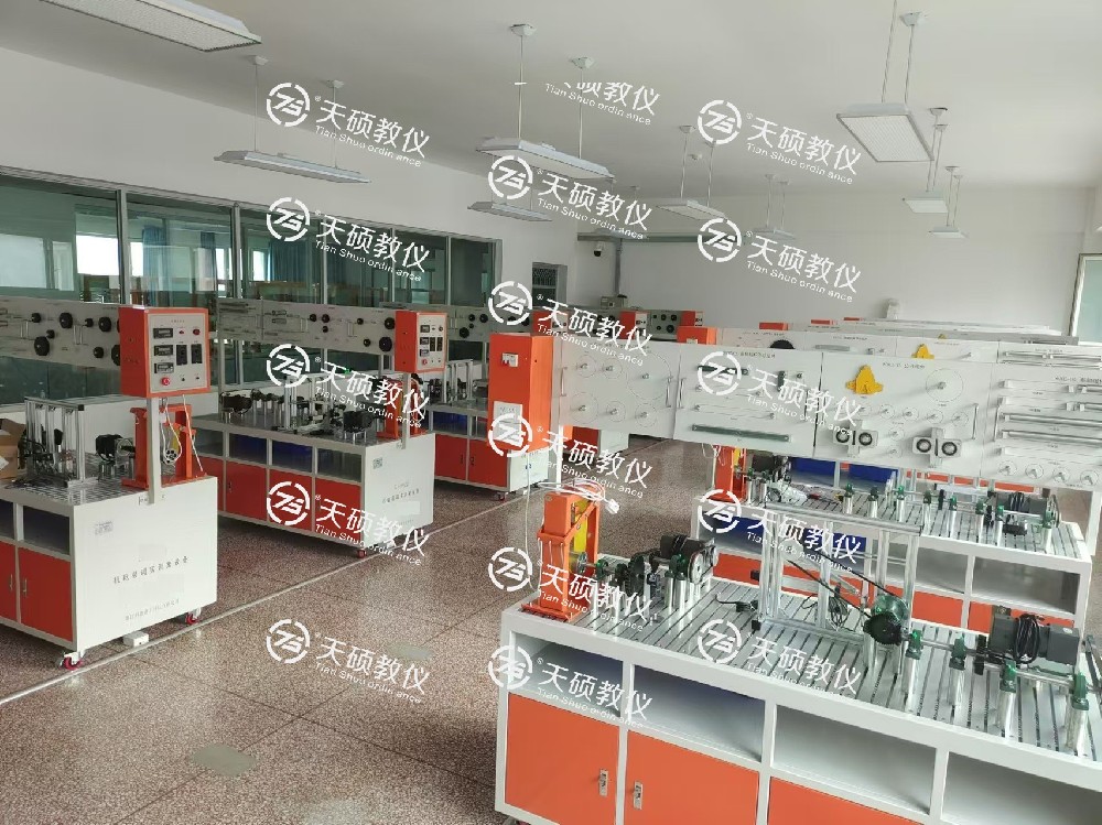 烏魯木齊技師學(xué)院 電氣工程及機(jī)電裝調(diào)實(shí)訓(xùn)室設(shè)備采購(gòu)項(xiàng)目  順利安裝、調(diào)試、培訓(xùn)、驗(yàn)收通過！